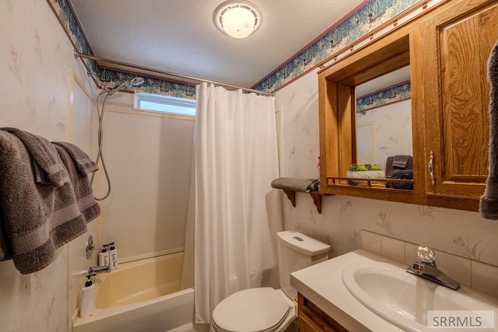 4119 Huckleberry Lane Property Photo 6