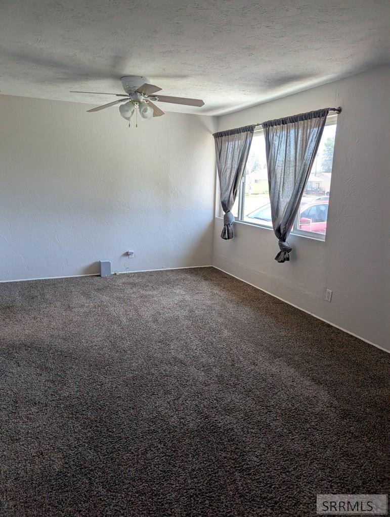 1185 15 E Property Photo 6