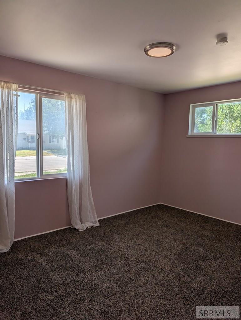 1185 15 E Property Photo 9