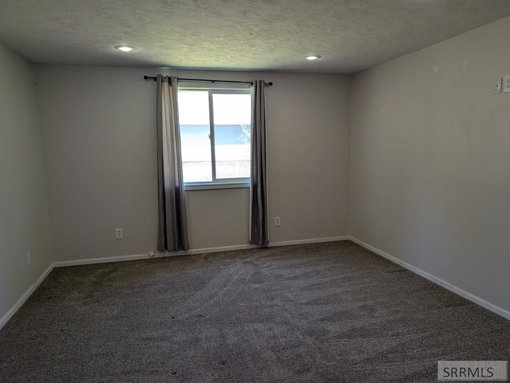 1185 15 E Property Photo 10