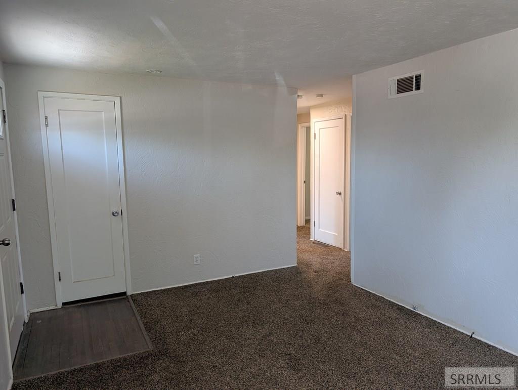 1185 15 E Property Photo 11