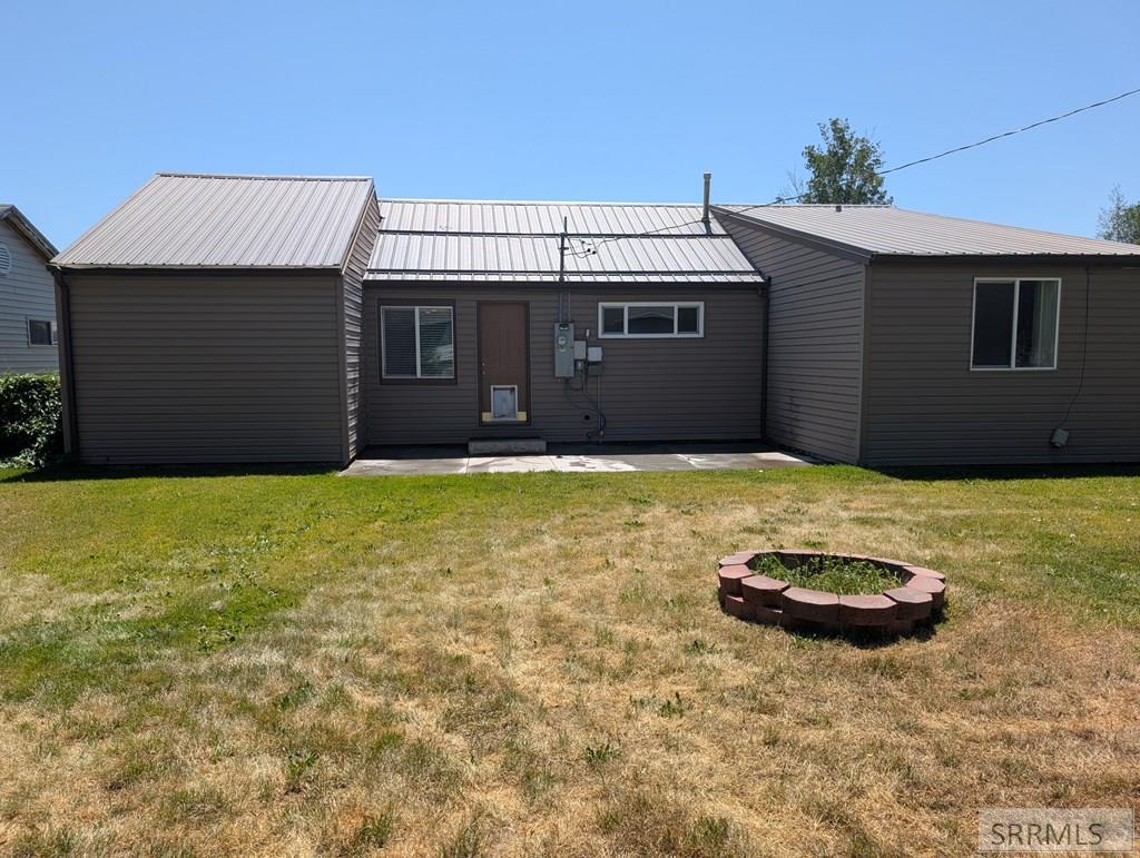 1185 15 E Property Photo 15