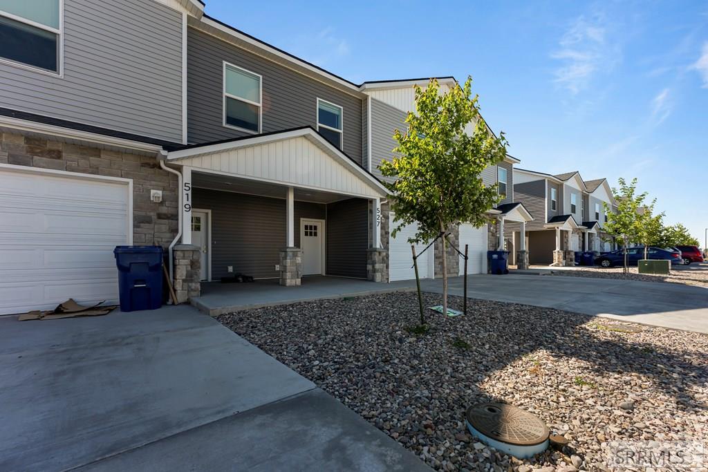 535 Tap Root Drive Property Photo 1