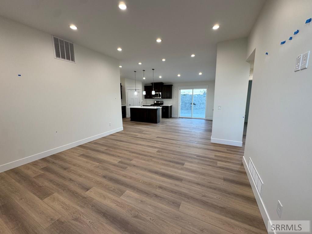 404 Kelton Circle Property Photo 4