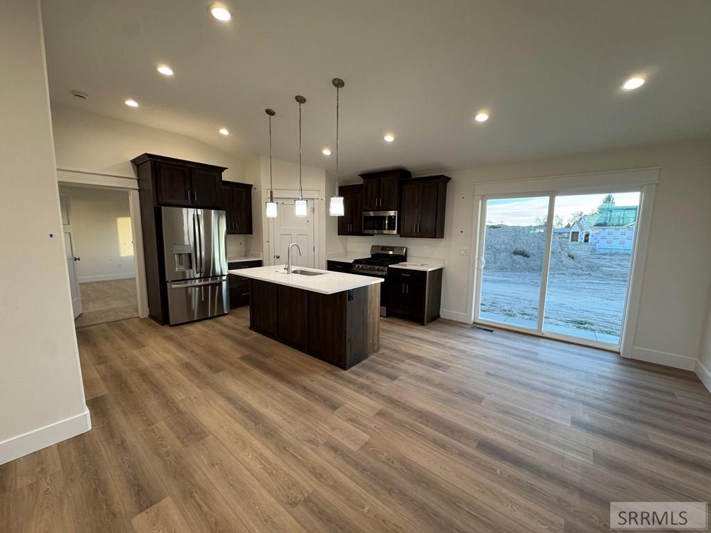 404 Kelton Circle Property Photo 5