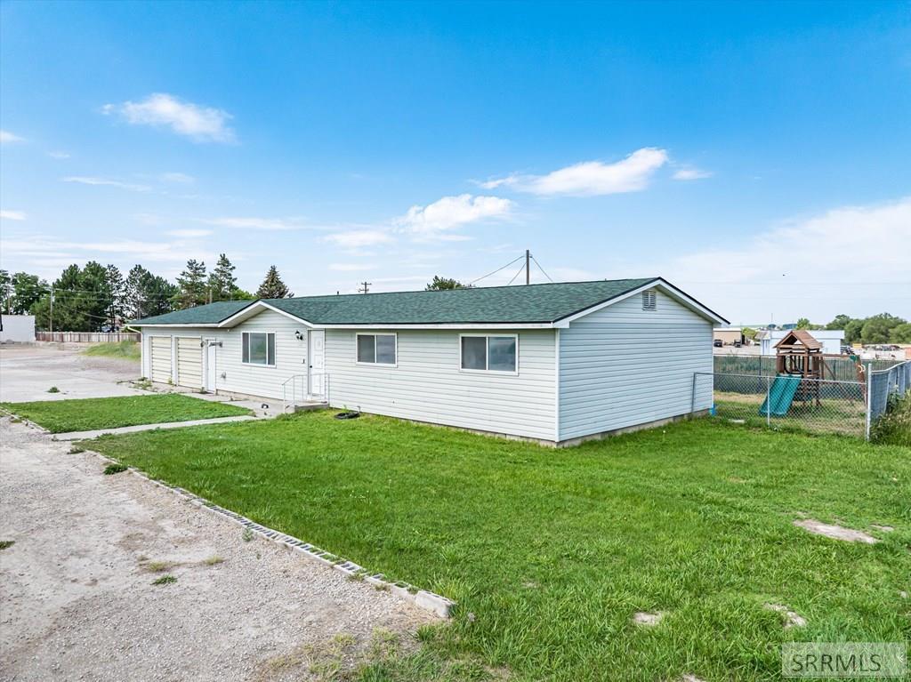 2940 S Frontage Road Property Photo 1