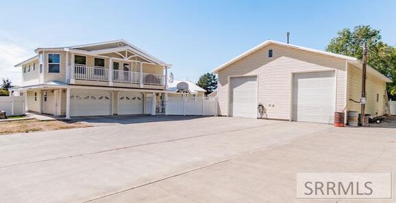 2585 Hillam Avenue Property Photo 1