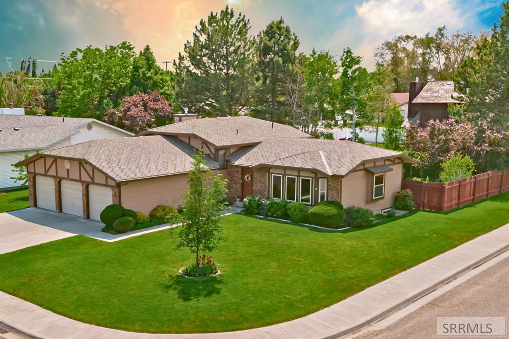 3200 Old Castle Circle Property Photo 1