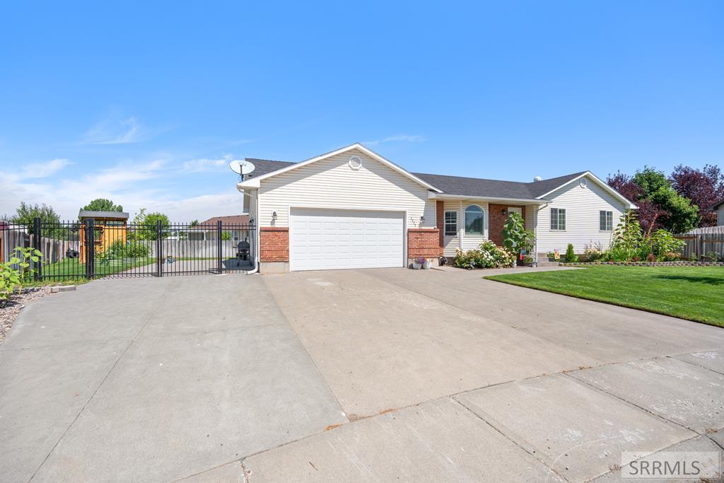 3777 E Deer Creek Property Photo 1