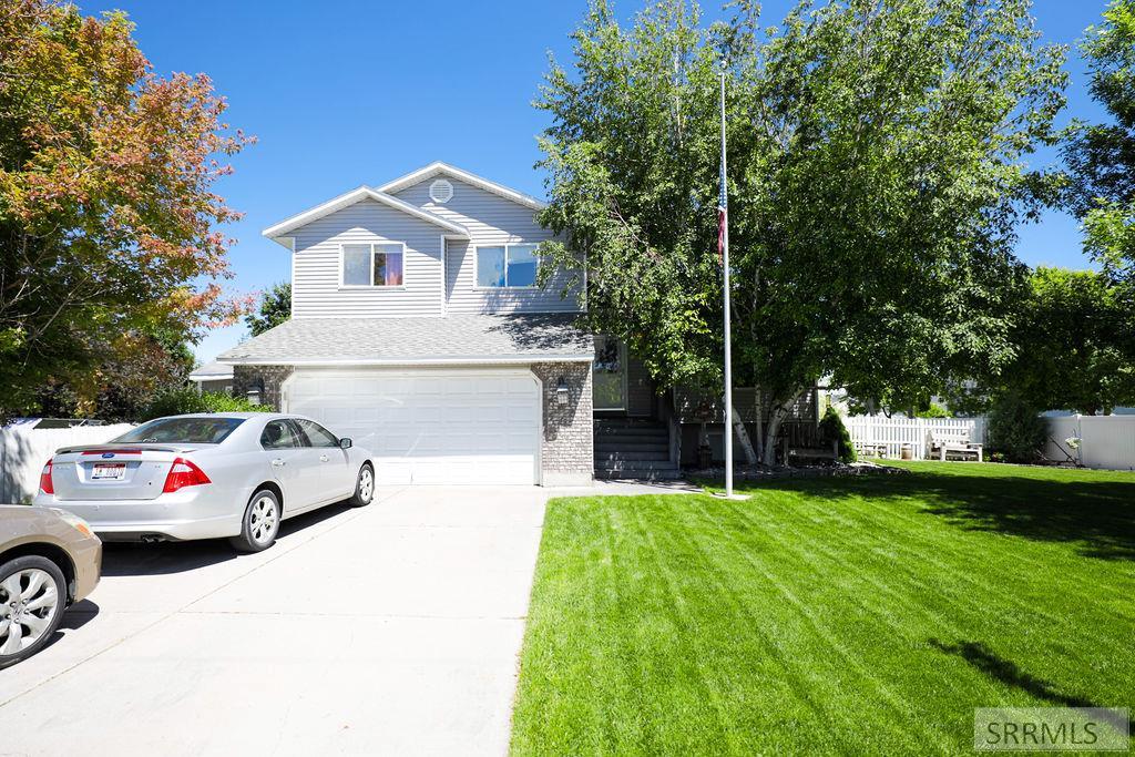 179 Pioneer Road Property Photo 1