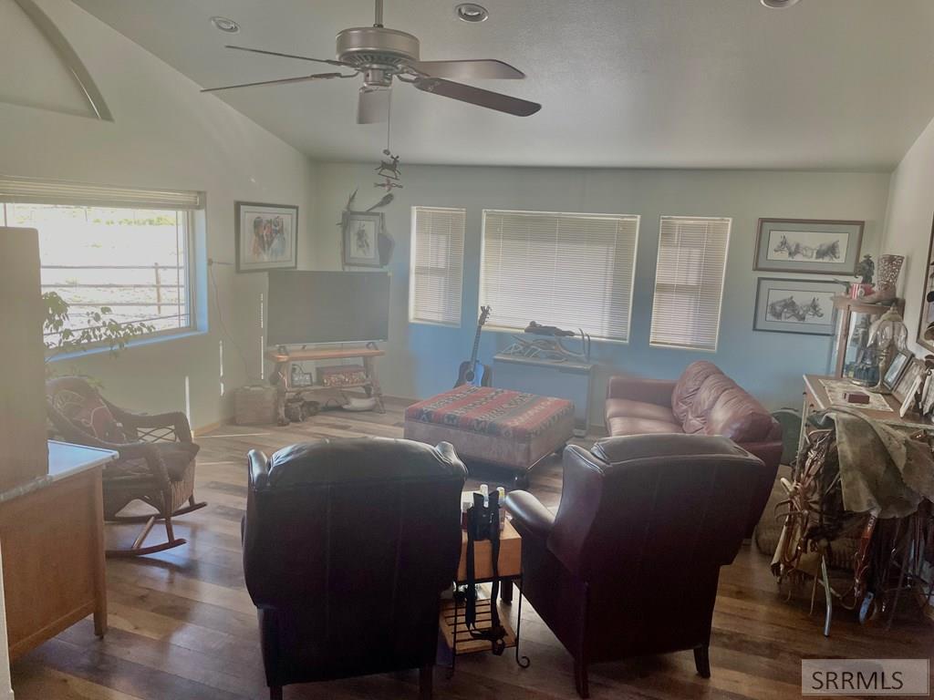 22 Sagebrush Avenue Property Photo 23
