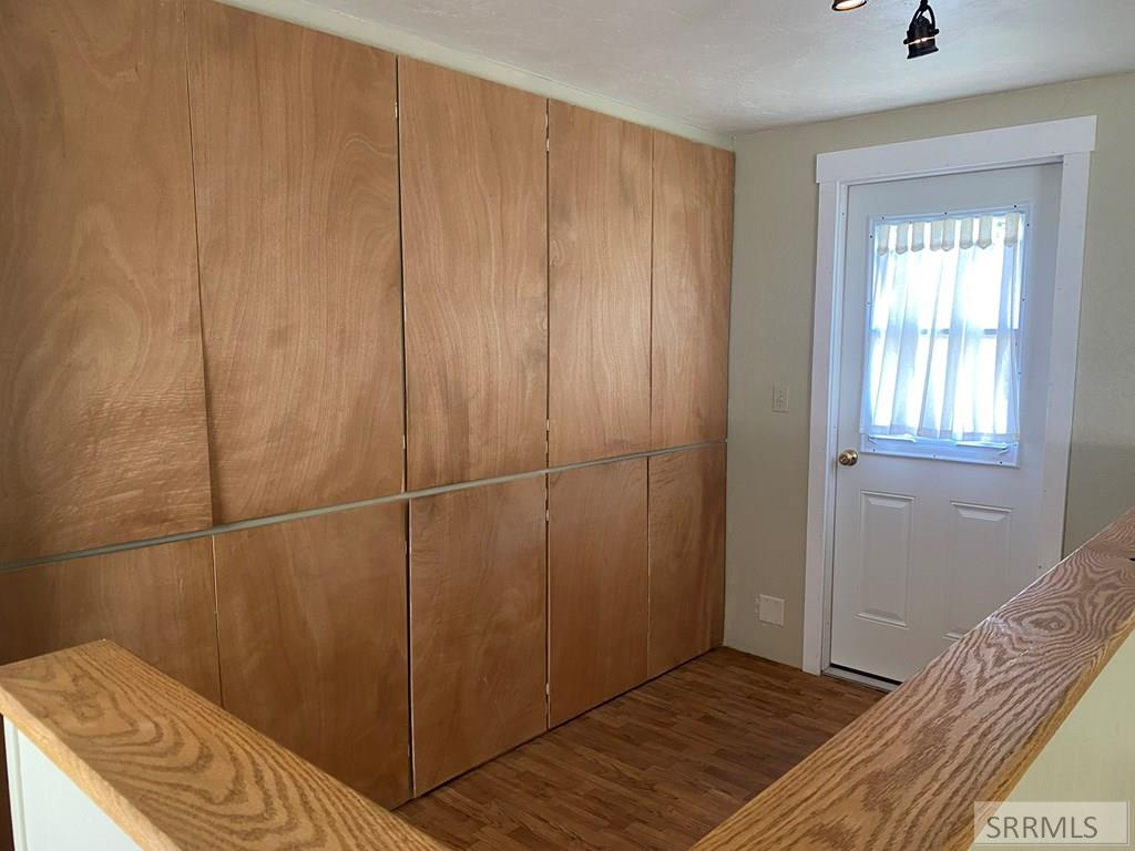 120 E Valley Avenue Property Photo 4