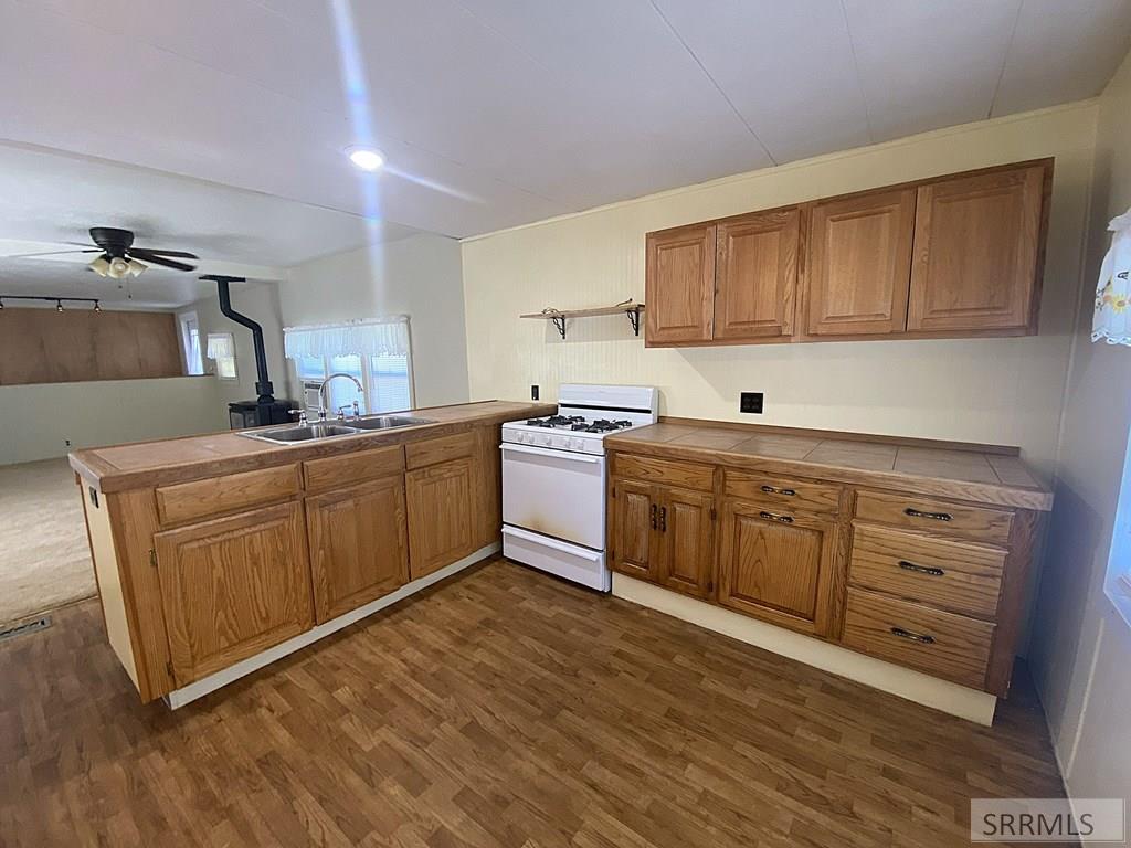 120 E Valley Avenue Property Photo 7