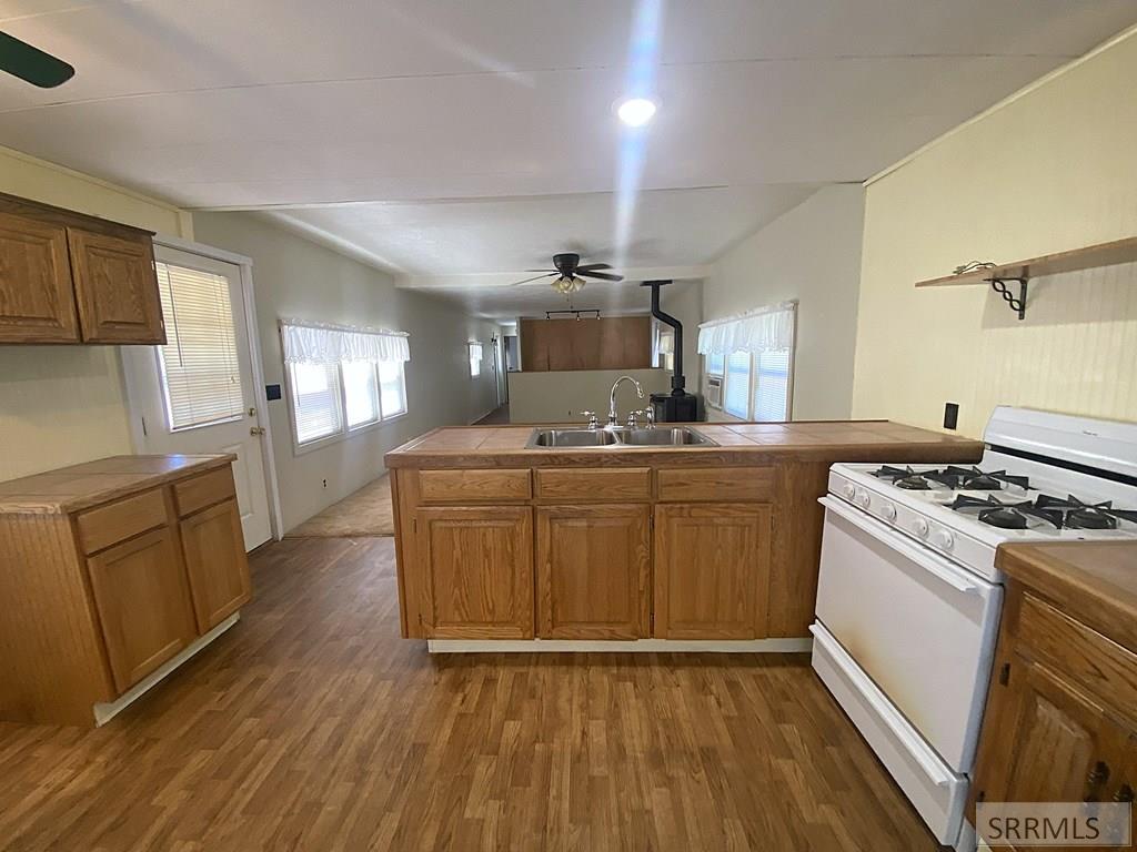 120 E Valley Avenue Property Photo 8