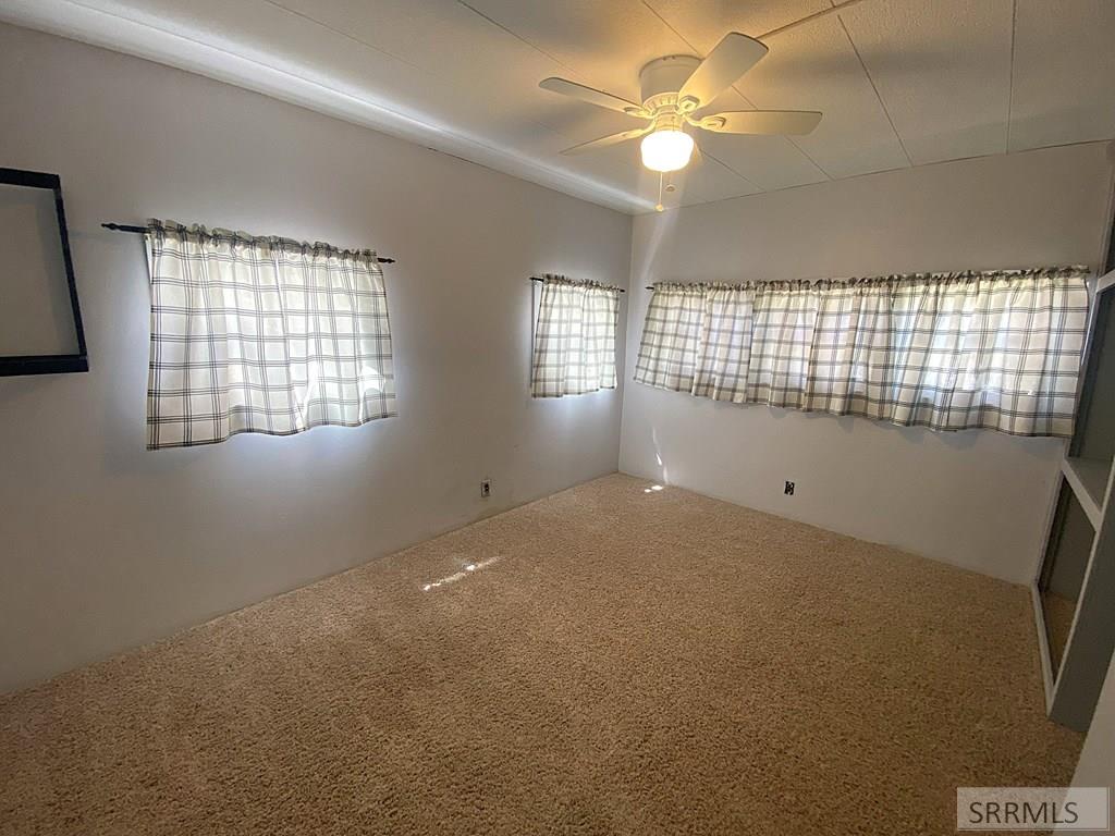 120 E Valley Avenue Property Photo 12