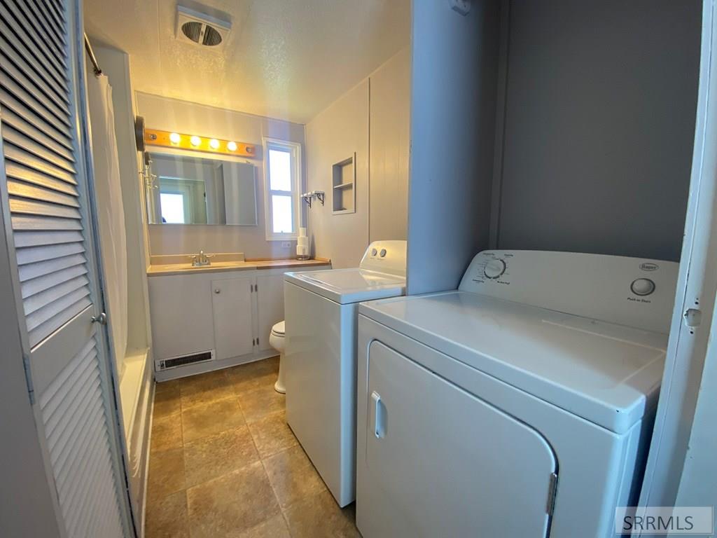 120 E Valley Avenue Property Photo 16
