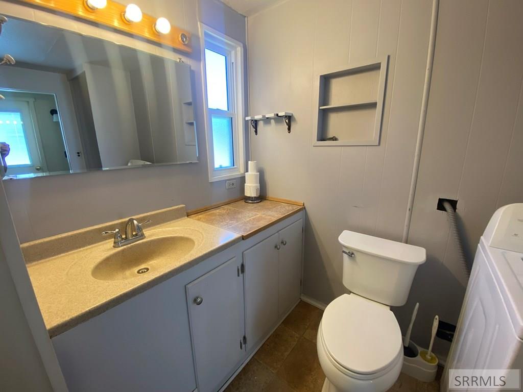 120 E Valley Avenue Property Photo 19