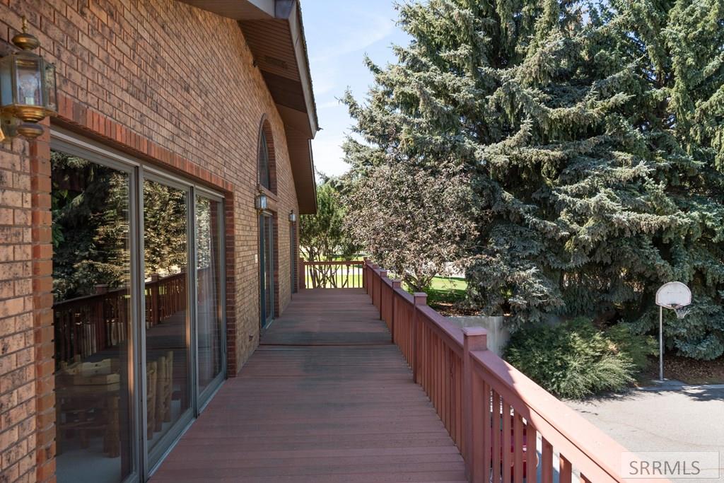 2120 N 6000 W Property Photo 8