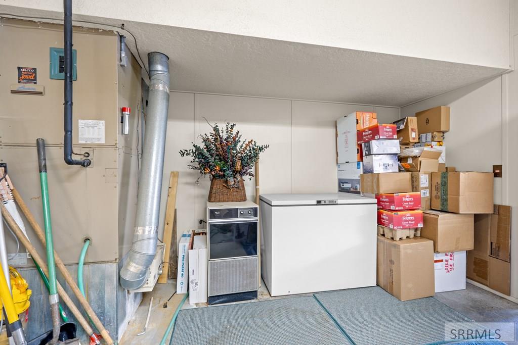 2120 N 6000 W Property Photo 33