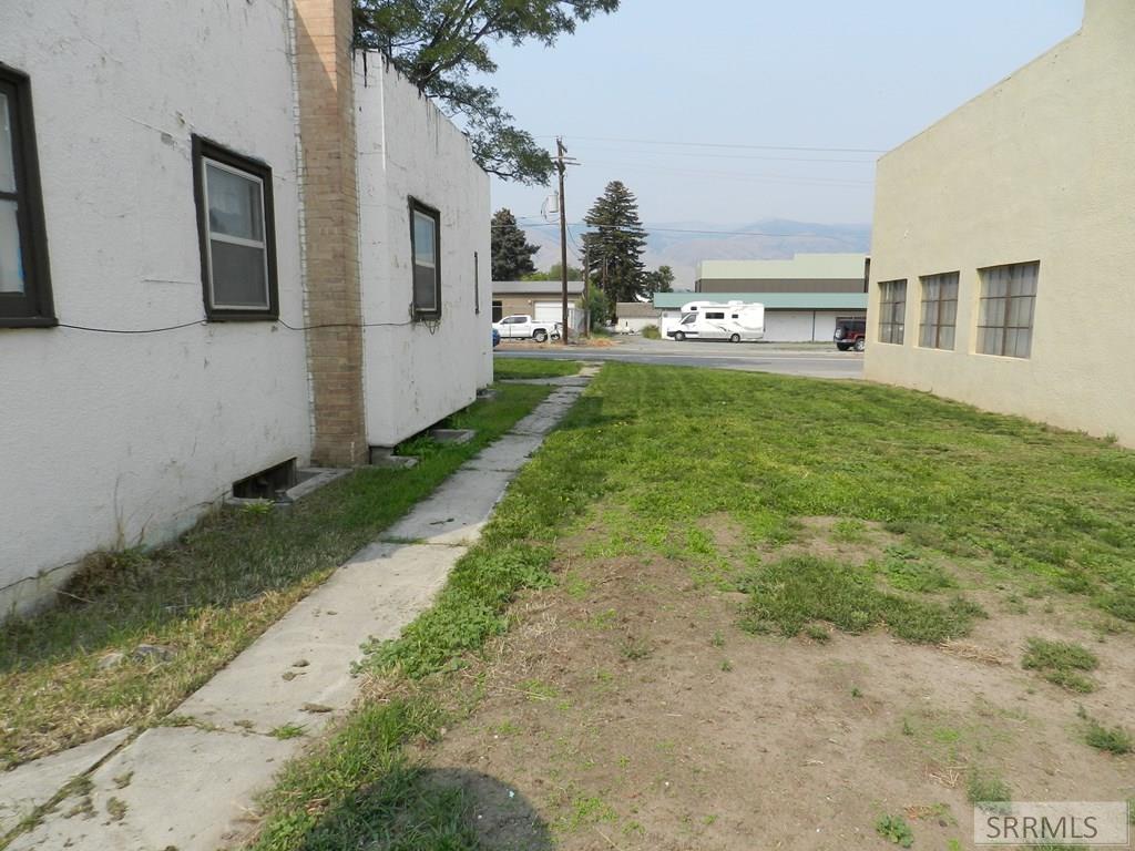 104 S Challis Street Property Photo 8