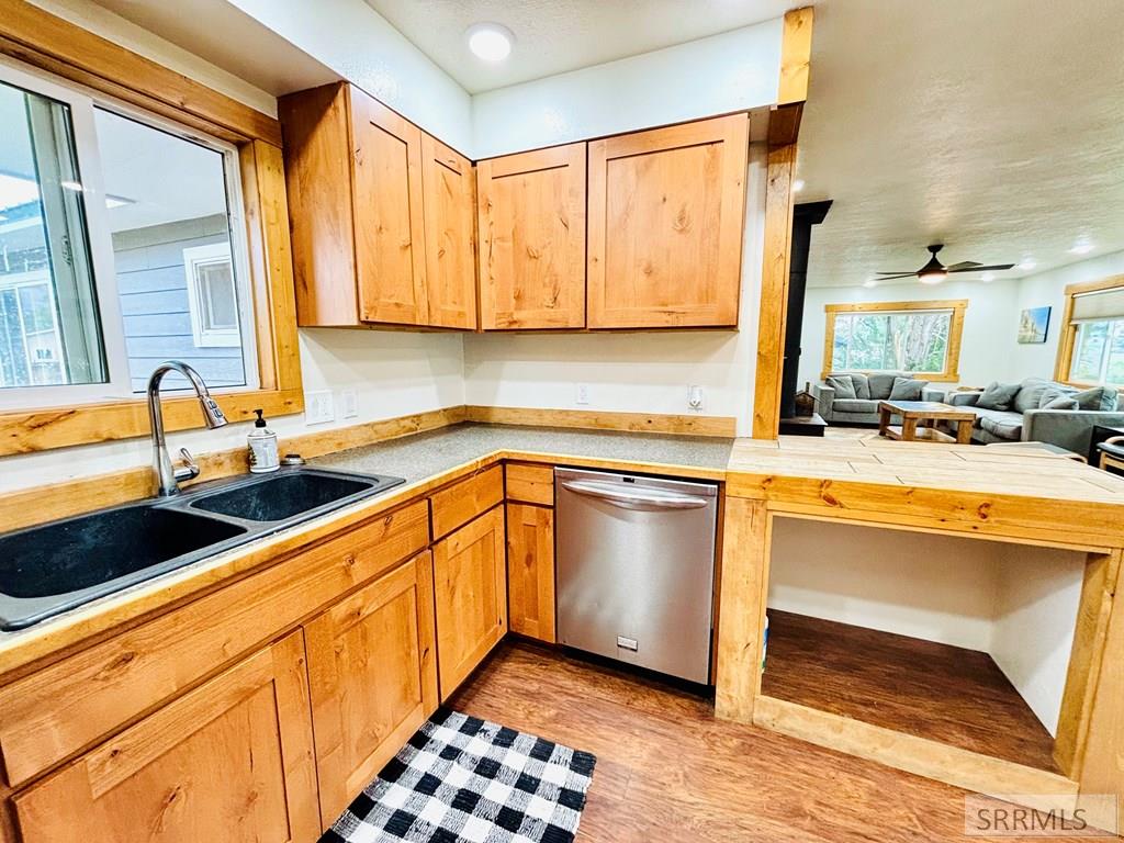 1307 Taft Avenue Property Photo 6