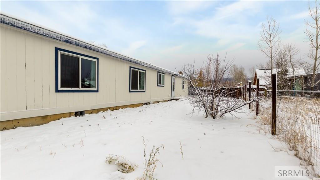 624 Easy Street Property Photo 2