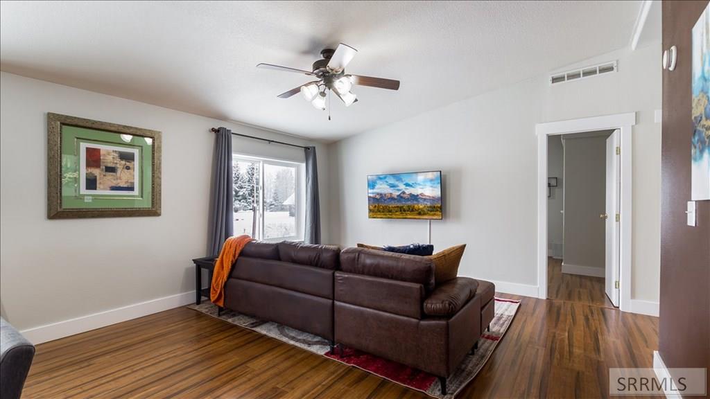 624 Easy Street Property Photo 31