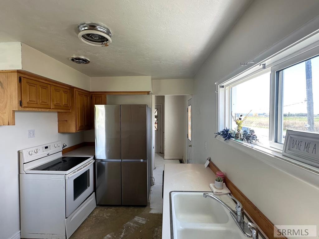 499 N 400 E Property Photo 11