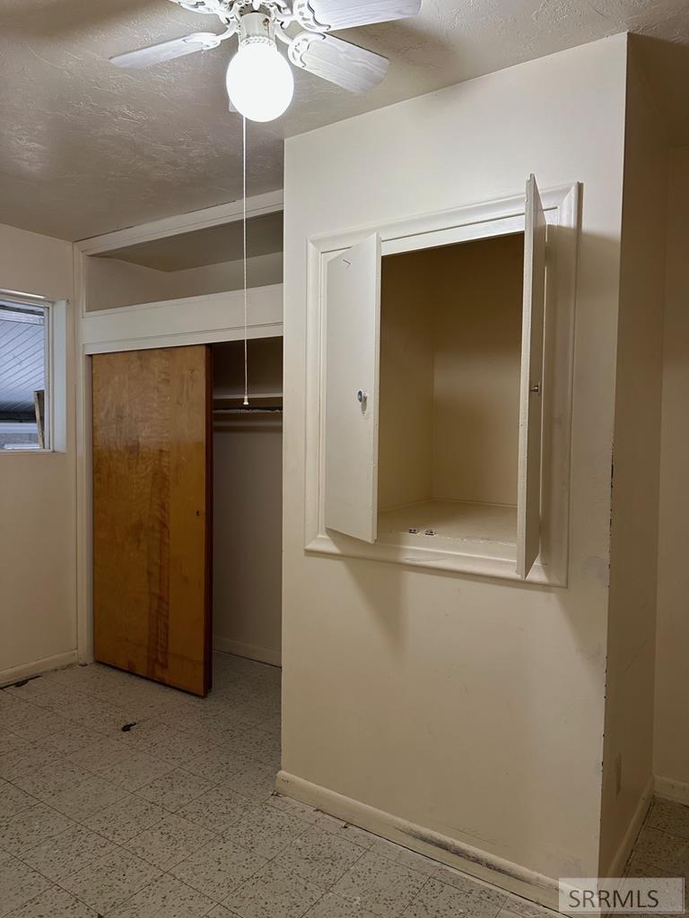 499 N 400 E Property Photo 15