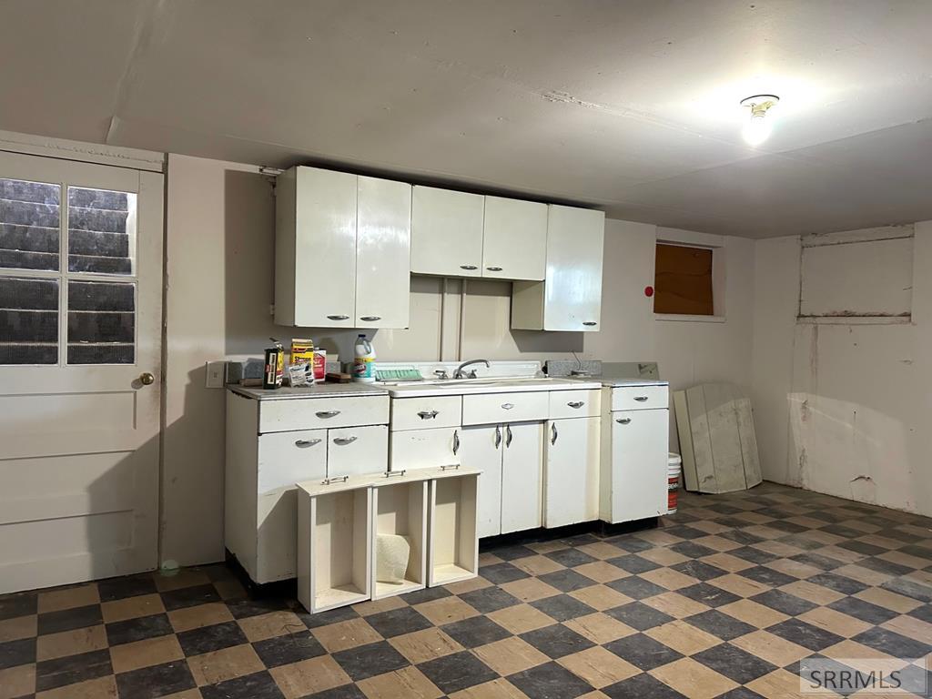 499 N 400 E Property Photo 19