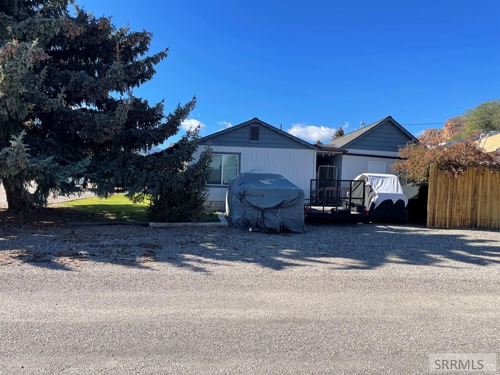 240 E Valley Avenue Property Photo 29