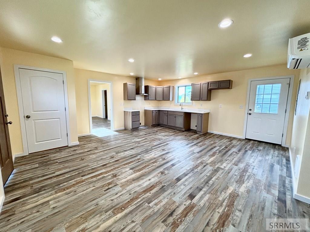 114 Neyman Street Property Photo 3