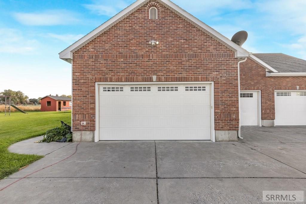 4389 E 278 N Property Photo 6