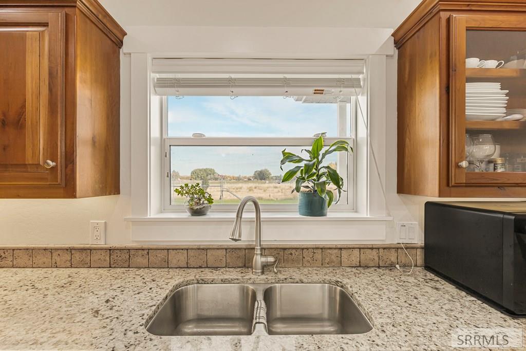 4389 E 278 N Property Photo 18