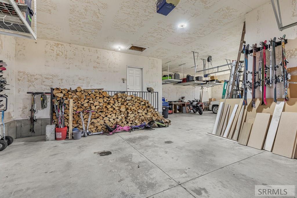 4389 E 278 N Property Photo 66