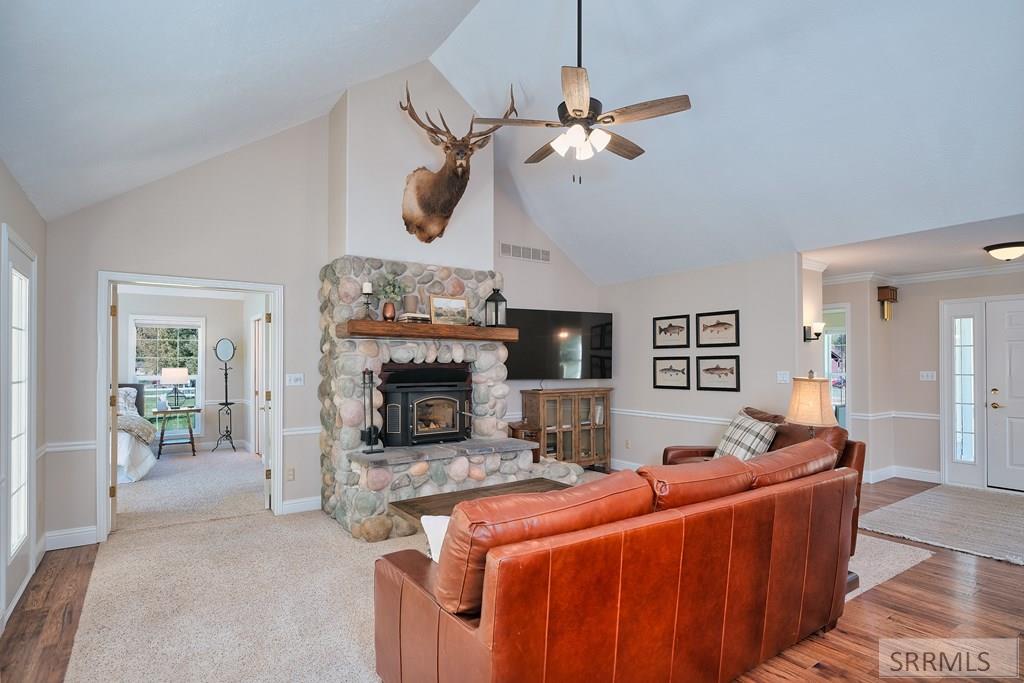 204 Riverwood Drive Property Photo 6