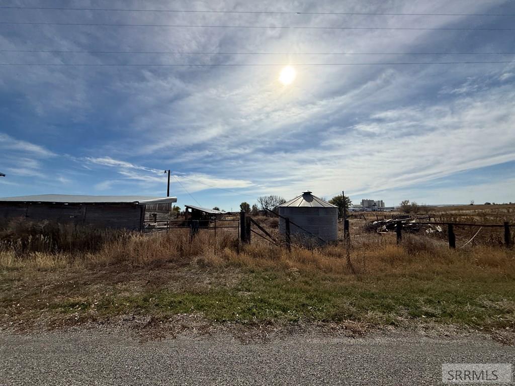1225 E 800 N Property Photo 5