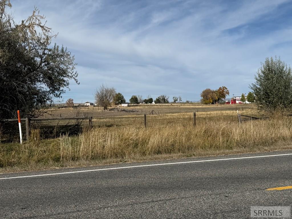 1225 E 800 N Property Photo 11