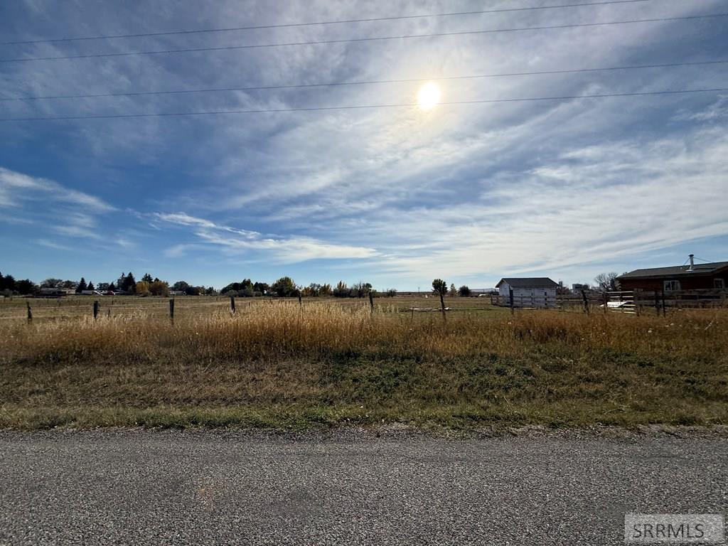 1225 E 800 N Property Photo 15