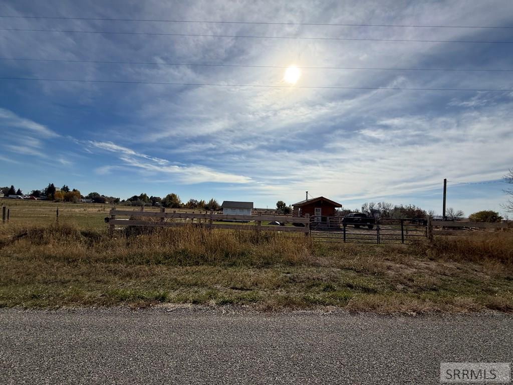 1225 E 800 N Property Photo 17