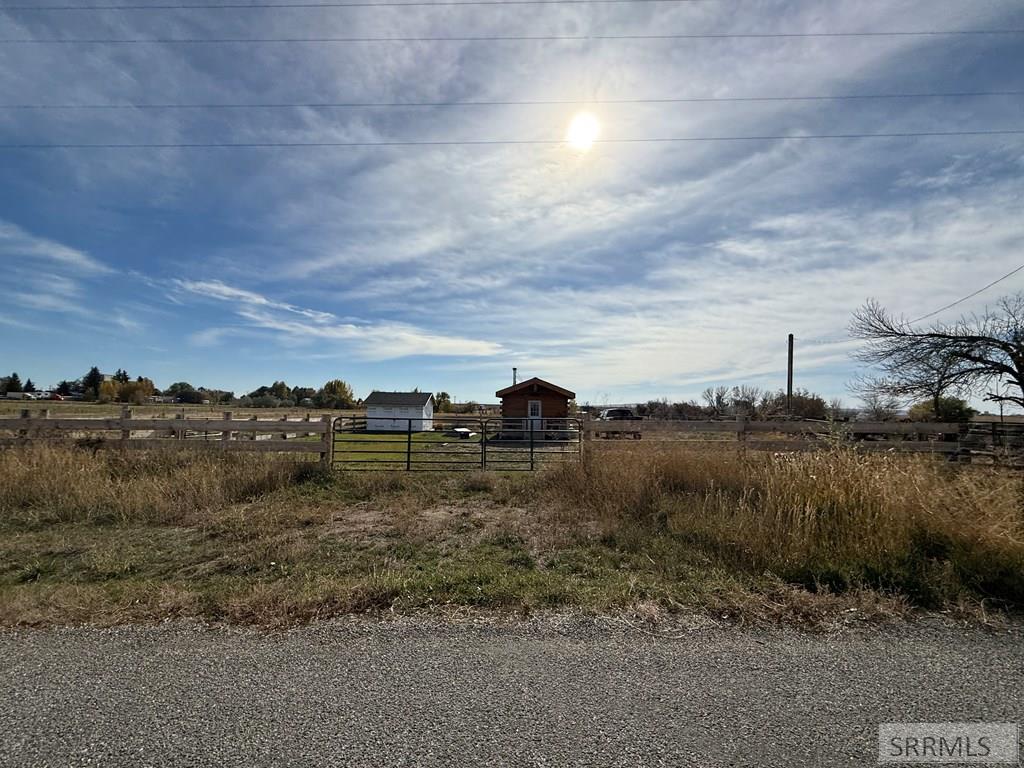 1225 E 800 N Property Photo 18