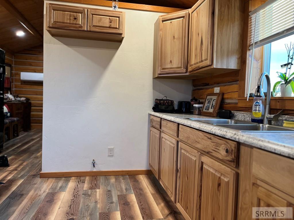 1225 E 800 N Property Photo 32