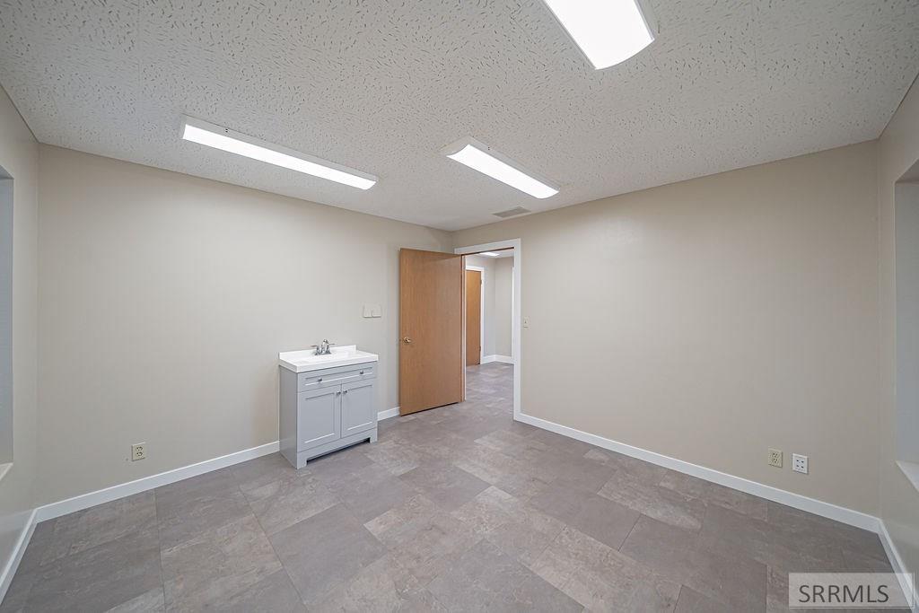 1740 E 17th Street Property Photo 47
