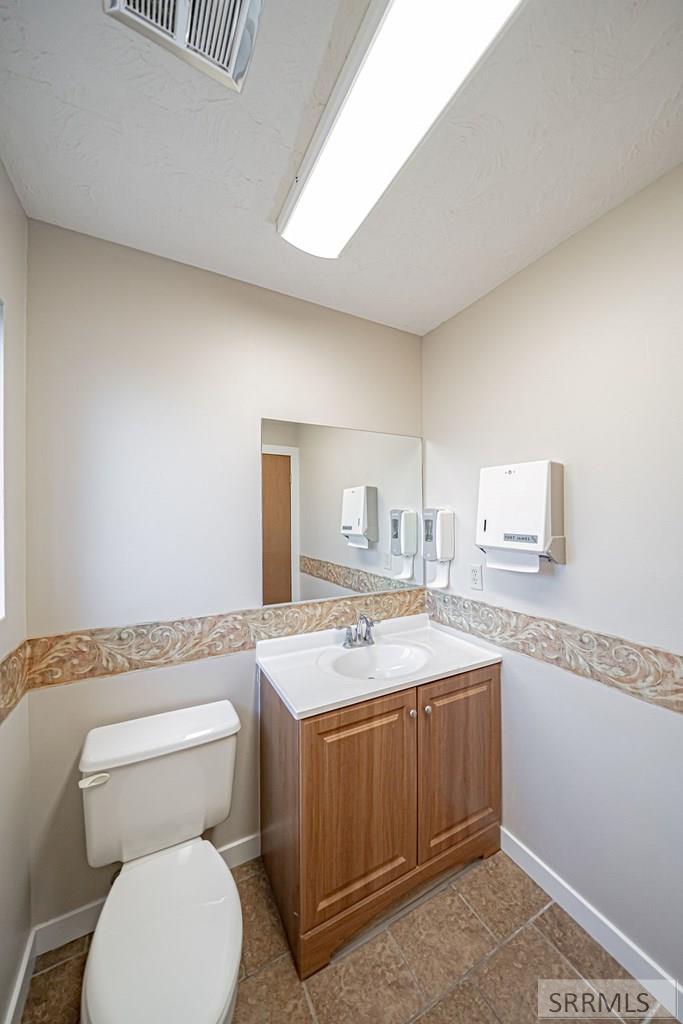 1740 E 17th Street Property Photo 50
