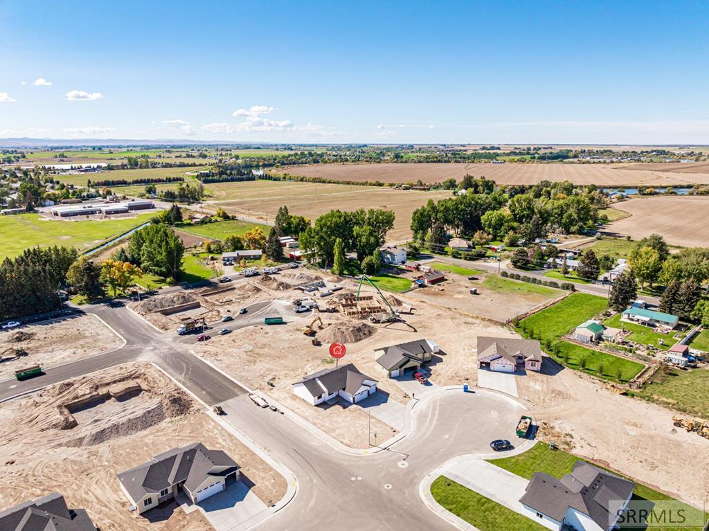 402 Kelton Circle Property Photo 4