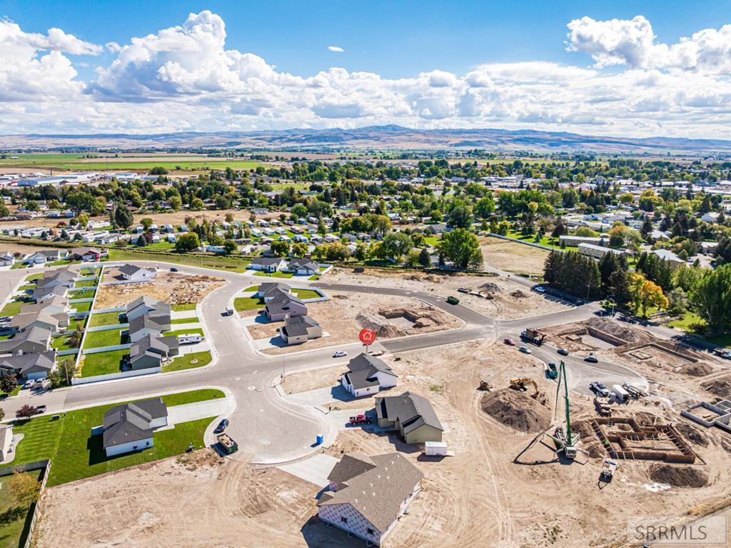 402 Kelton Circle Property Photo 5