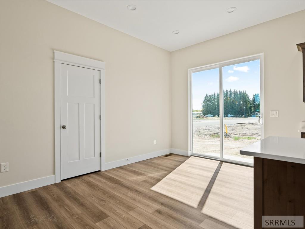 402 Kelton Circle Property Photo 11