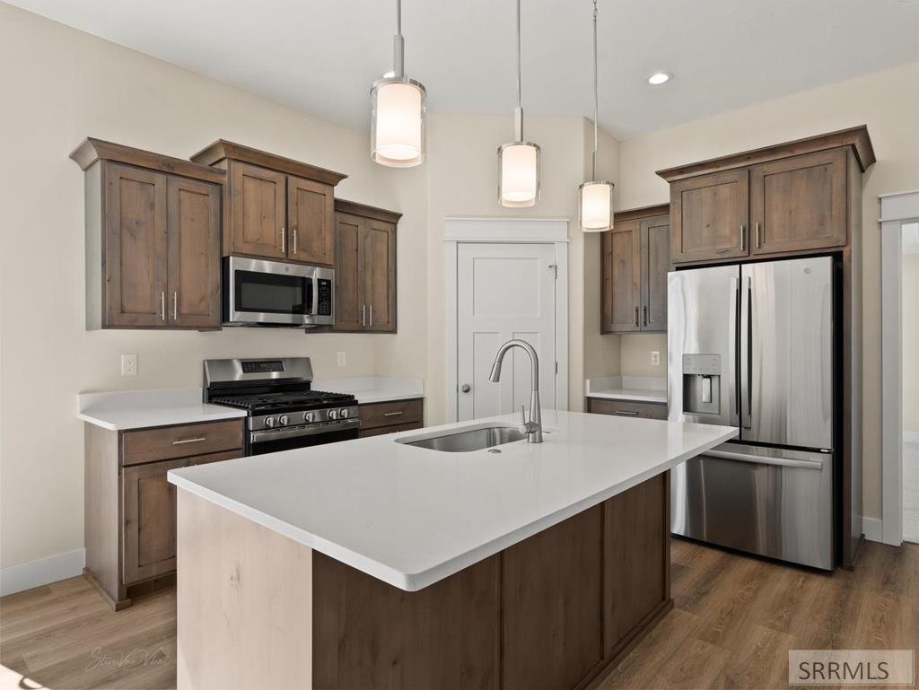 402 Kelton Circle Property Photo 12