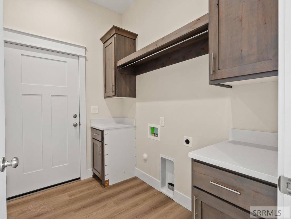 402 Kelton Circle Property Photo 17