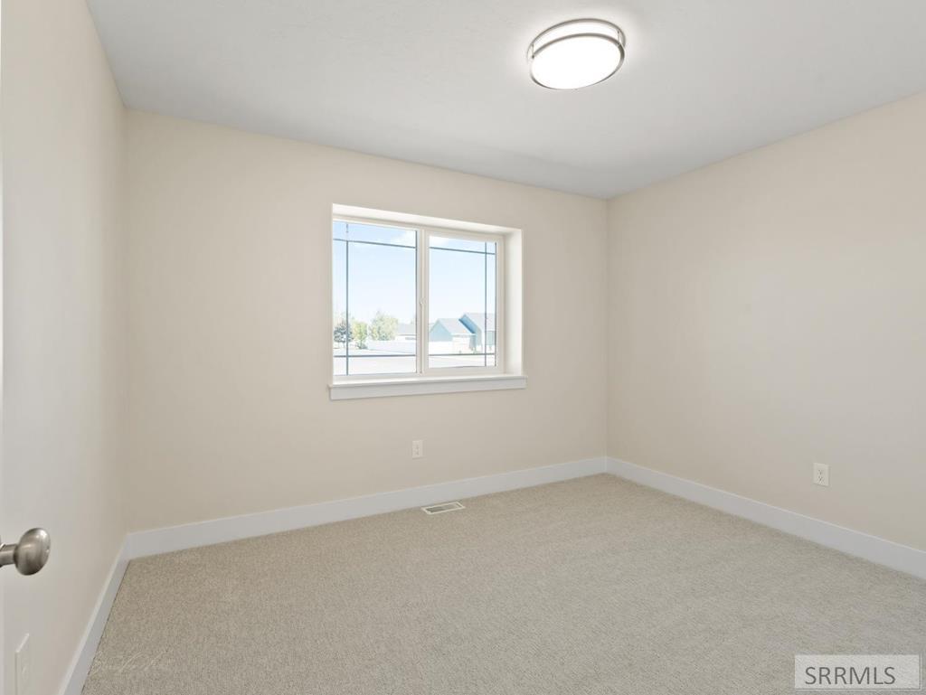 402 Kelton Circle Property Photo 23